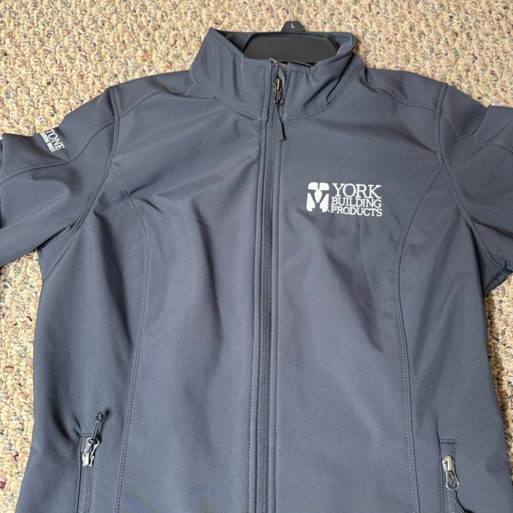 Port Authority Women's Medium Softshell Jacket Wi… - image 2